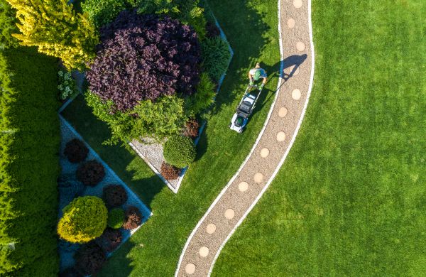 Cost of Mowing And Landscaping in Navarre