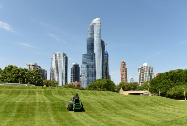Cost of Corporate Lawn Mowing in Navarre